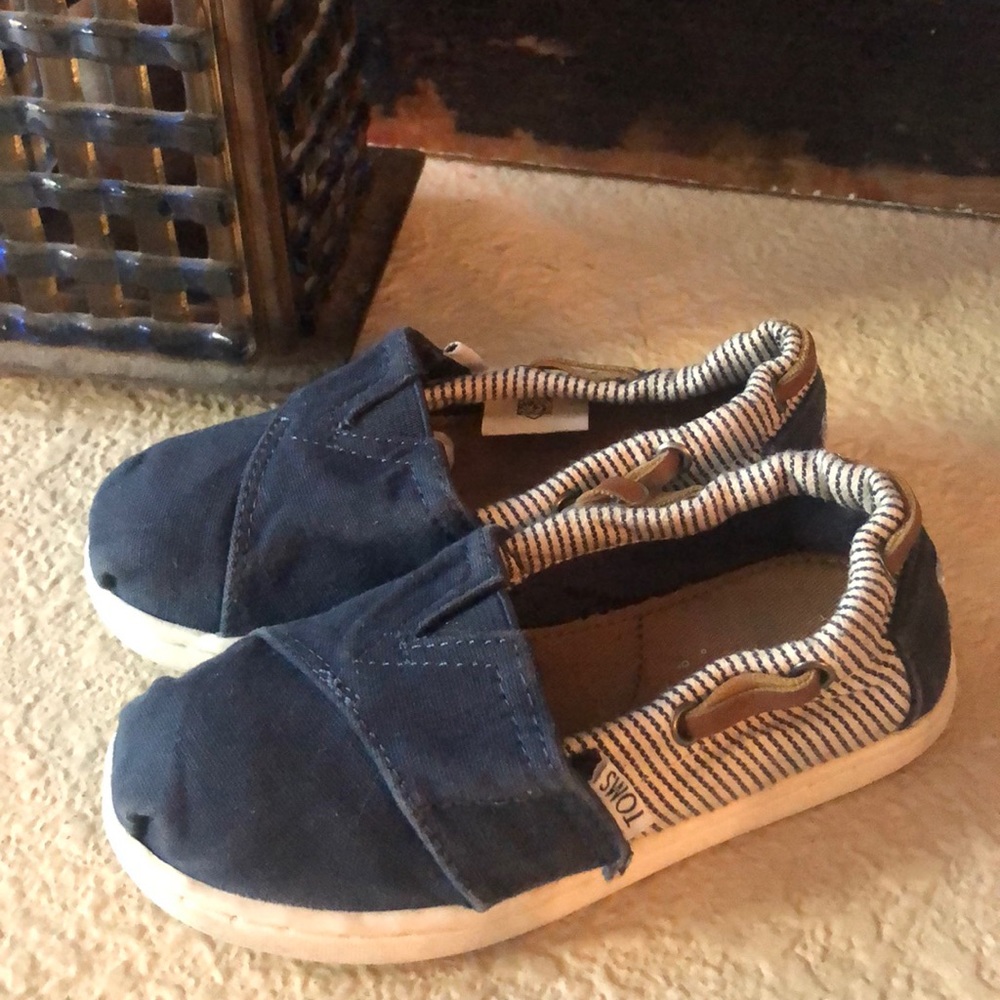 Toms toddler canvas slip on striped navy shoes